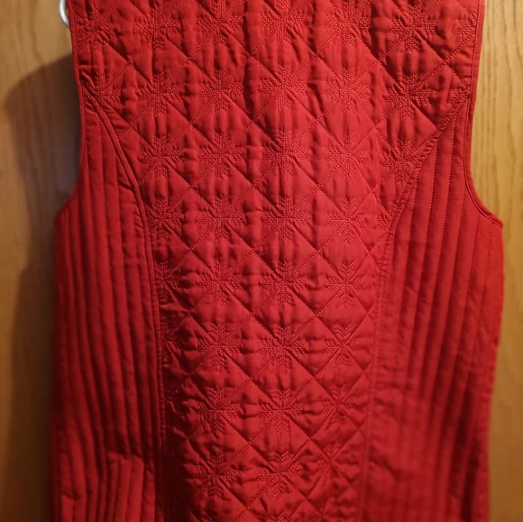 Women's red vest - Picture 3 of 5